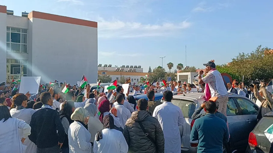 أطباء مغاربة يعلنون البدء بجمع الأدوية استعدادا لتسيير قافلة طبية إلى غزة