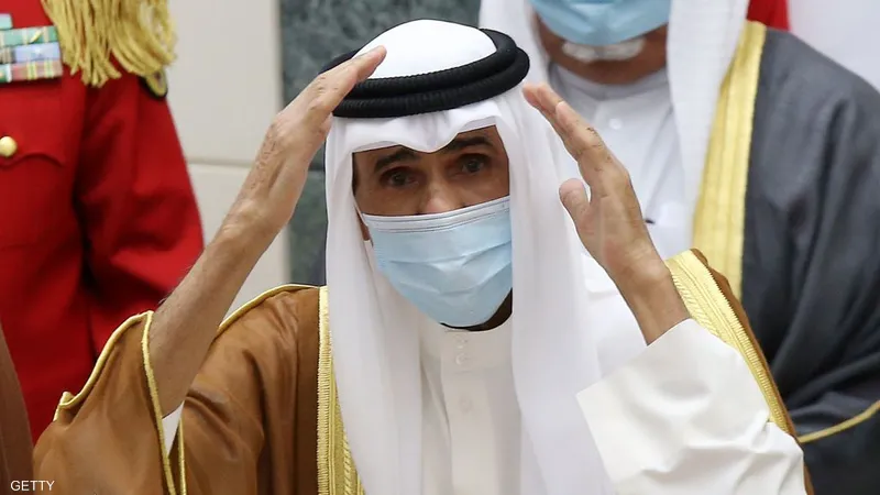 أمير الكويت يدخل المستشفى إثر "وعكة صحية طارئة"