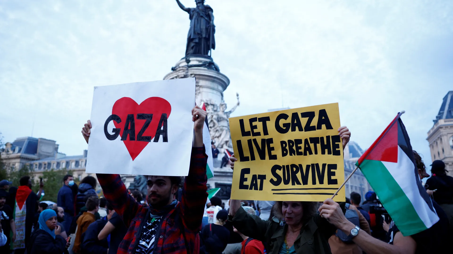 French people hold rally in support of Palestine