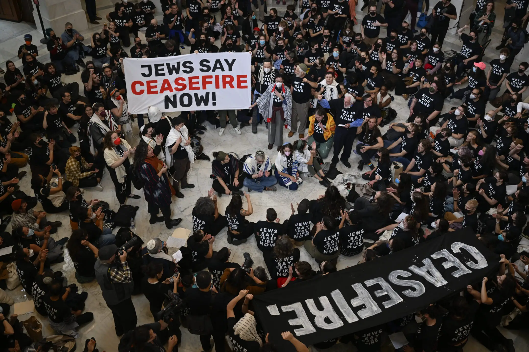 Hundreds of Jews arrested in U.S. asking for ceasefire in Gaza