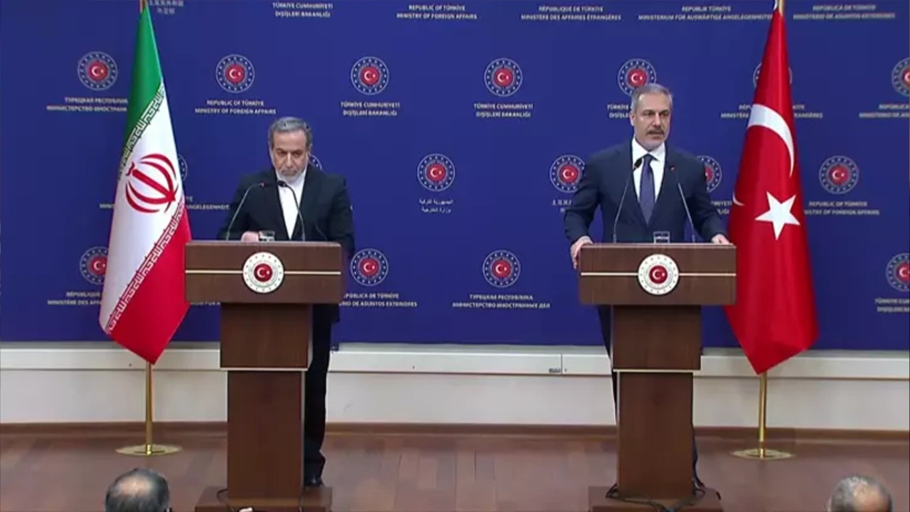 Hakan Fidan ve Abbas Erakçi ortak basın açıklaması yaptı: Fidan Suriye’yi suçladı, ‘meşru talepler’ dedi