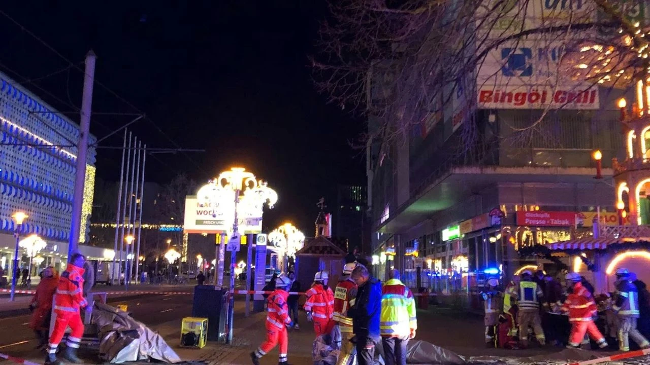 Almanya'da Noel pazarına araçlı saldırı