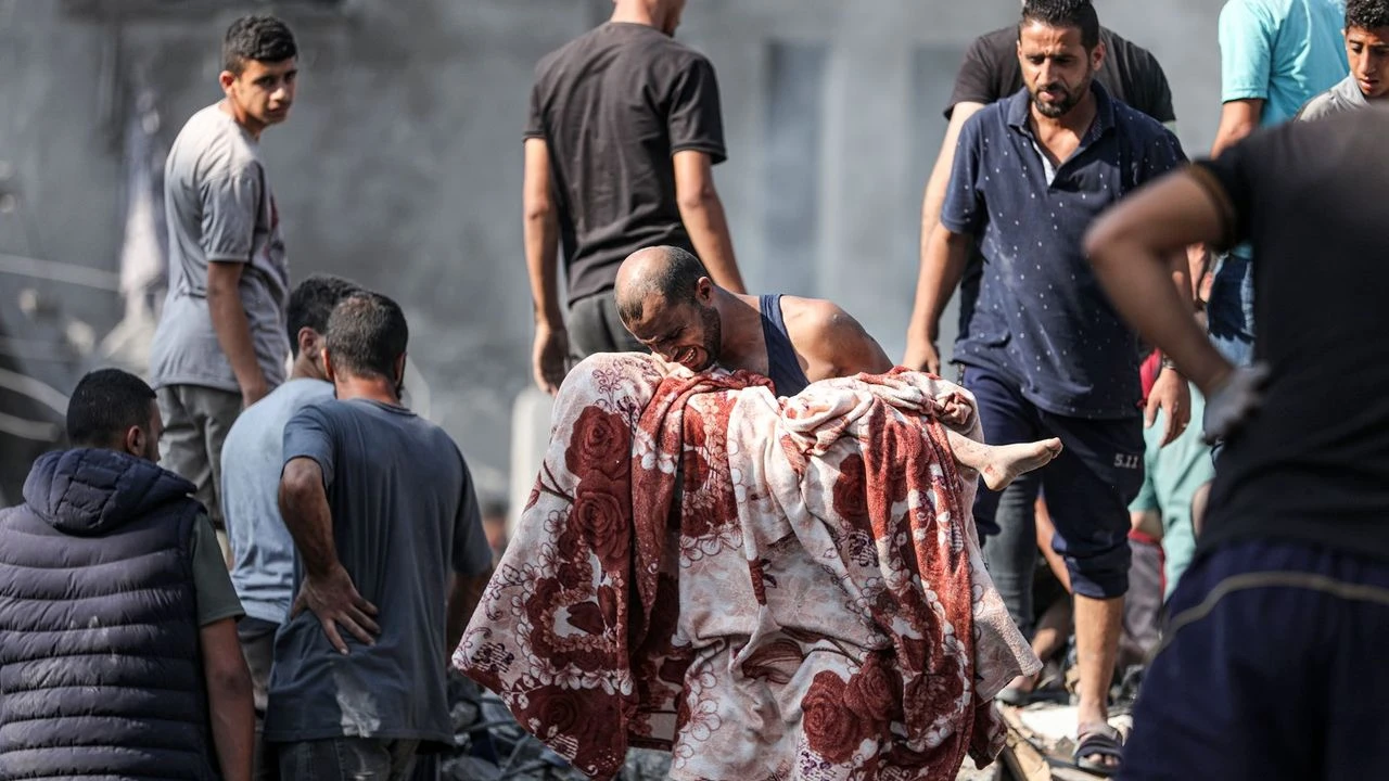 Katil İsrail Nusayrat Kampı'na saldırdı: 50 şehit