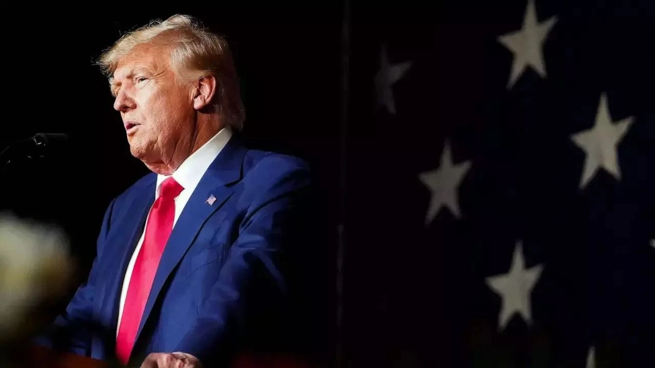 Panama halkı Trump'ın posterlerini yaktı