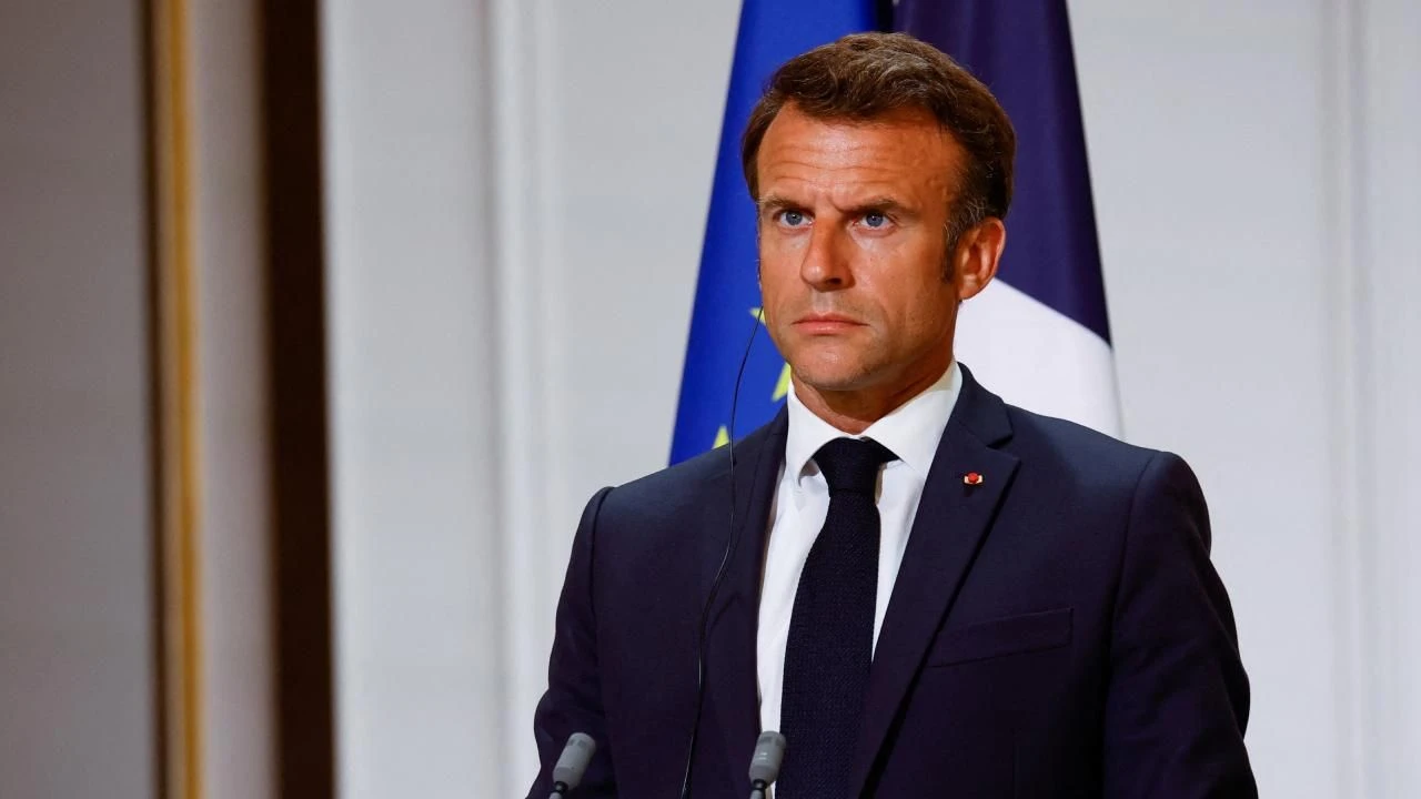 Fransa'da muhalefet, Macron'un istifasını bekliyor