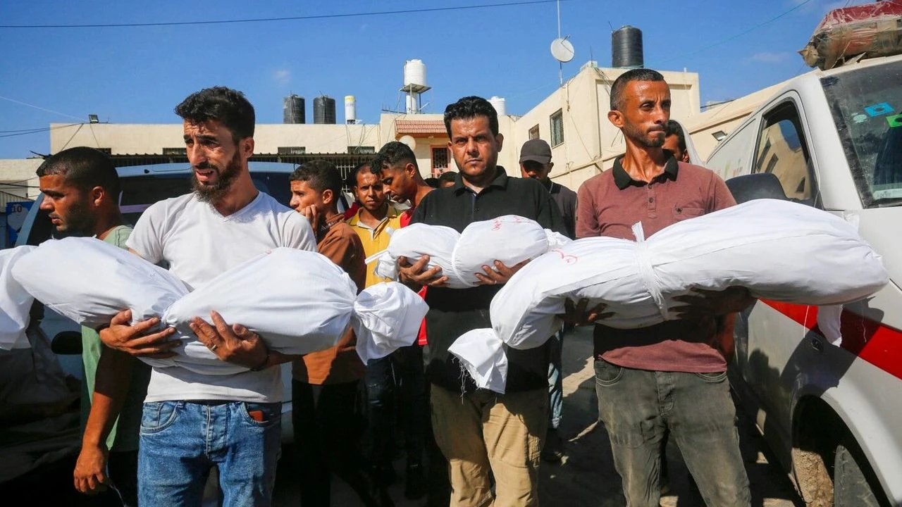 Katil İsrail kampa saldırdı: 6'sı çocuk en az 20 Filistinli şehit oldu