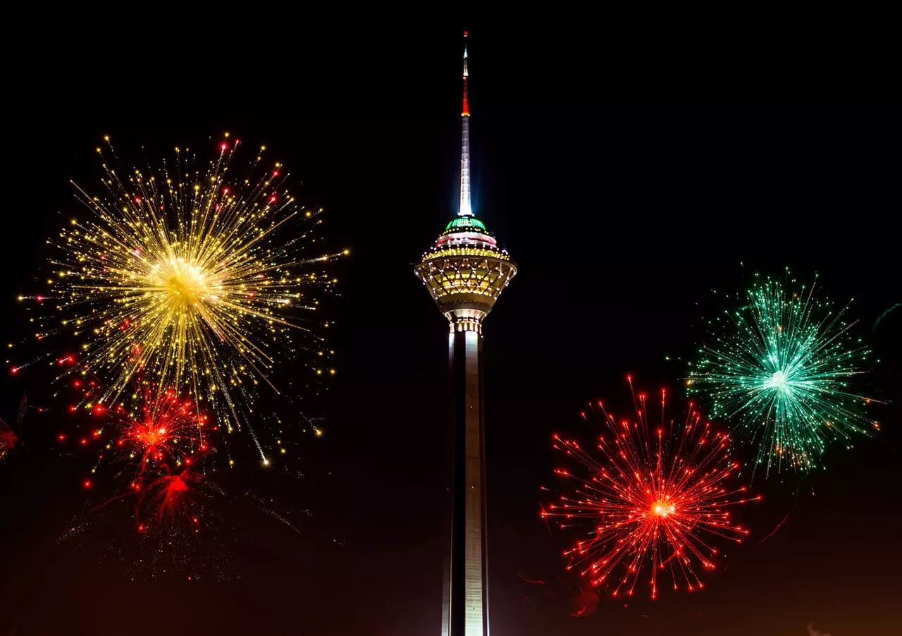 بانگ الله اکبر در آسمان سراسر ایران طنین انداز شد