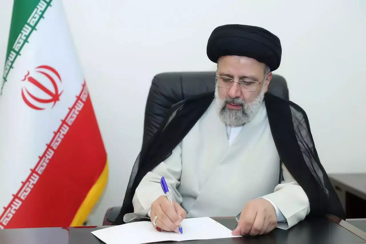 Pres. Raisi lauds Iranians' participation in Islamic Revolution anniv. rallies