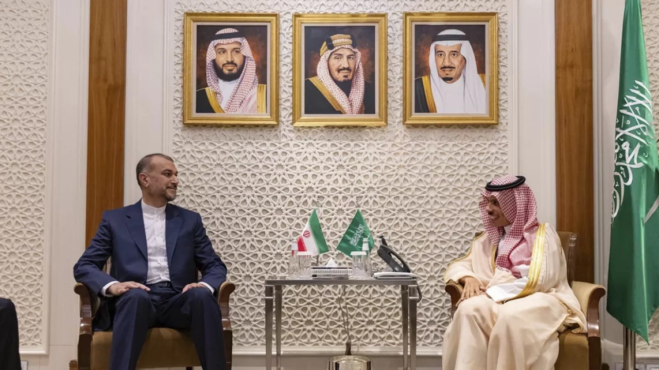 Abdullahiyan Suudi Arabistanlı mevkidaşıyla görüştü