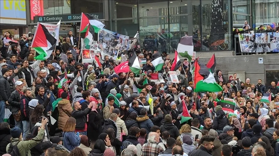 آلاف السويديين في مظاهرة حاشدة تضامنا مع غزة