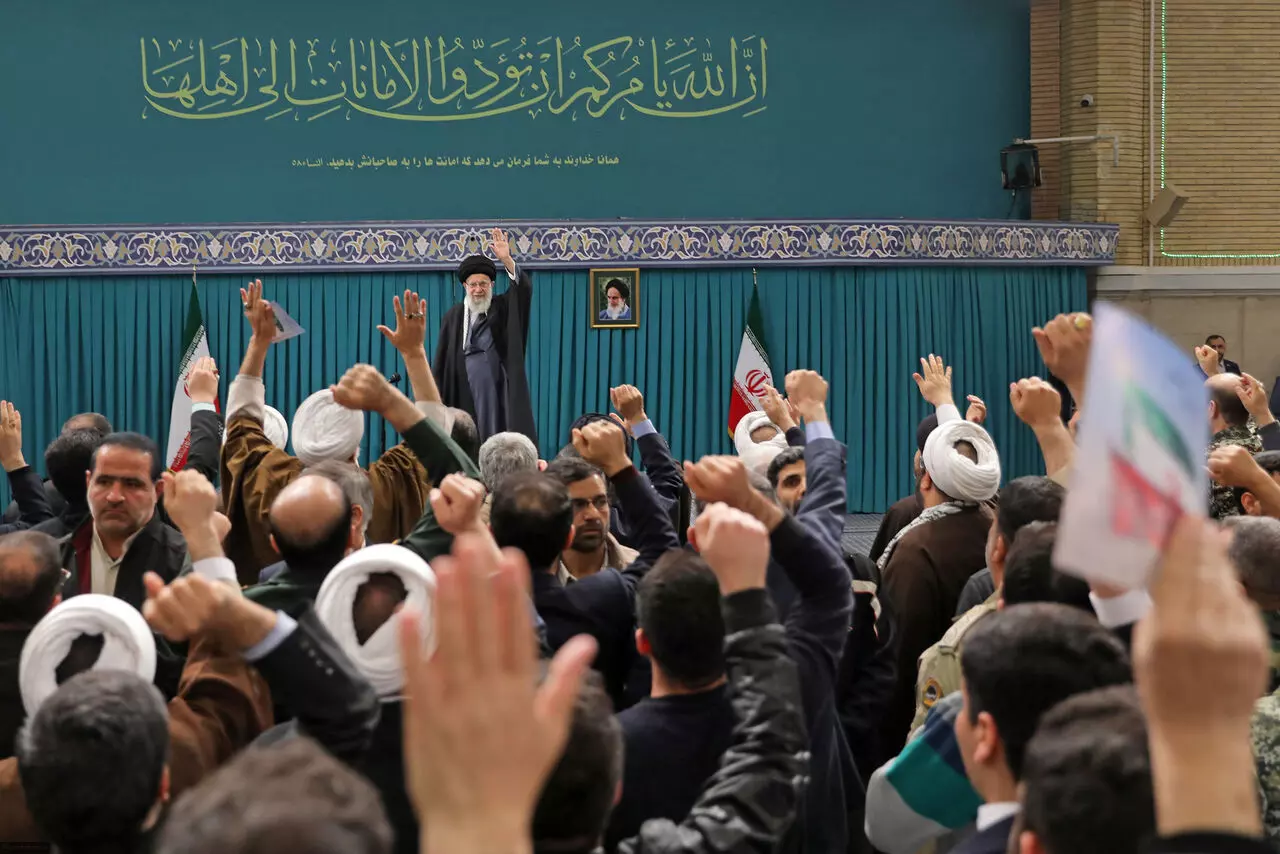 قائد الثورة الاسلامية: الانتخابات هي الركيزة الأساسية للجمهورية الإسلامية