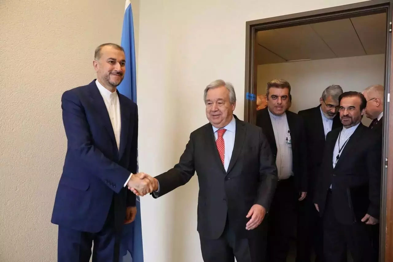 Ministro das Relações Exteriores do Irã se reúne com Secretário-Geral da ONU