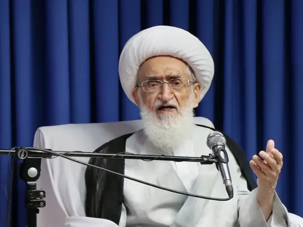 Ayatollah Nouri Hamedani: Qom, Mashhad seminary cooperation should be strengthened