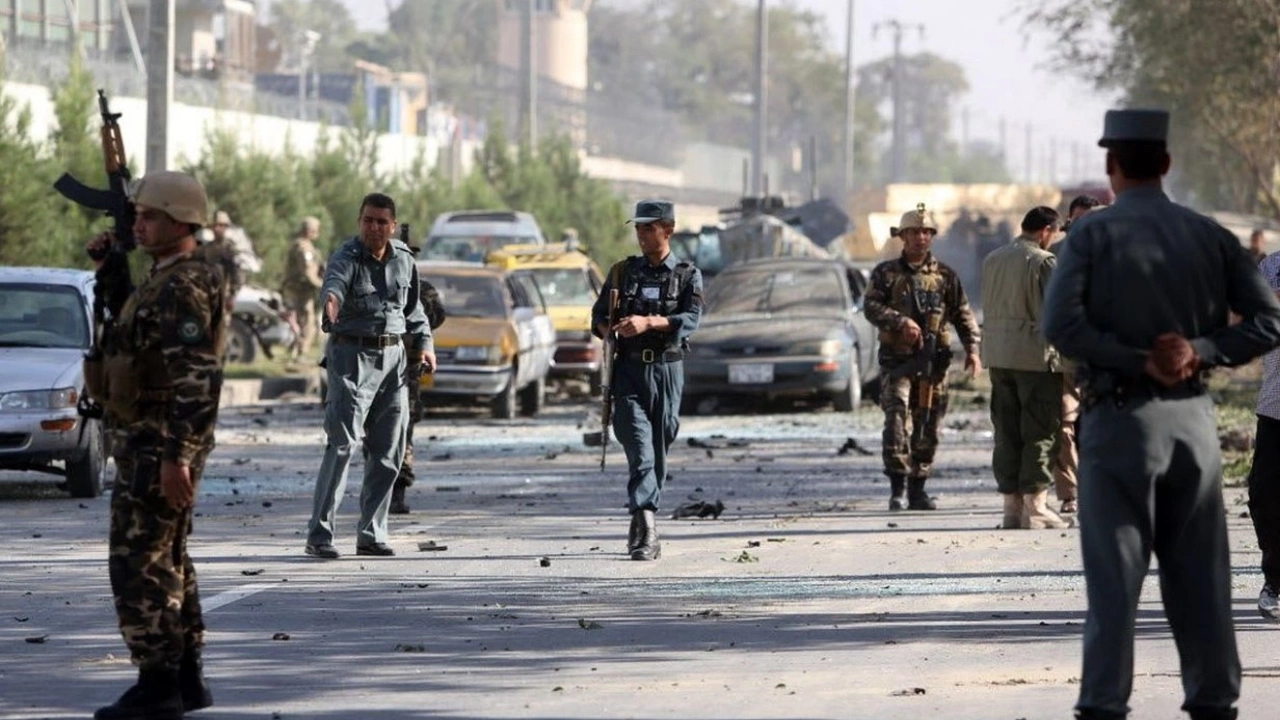 Afganistan'da intihar saldırısı: 3 ölü