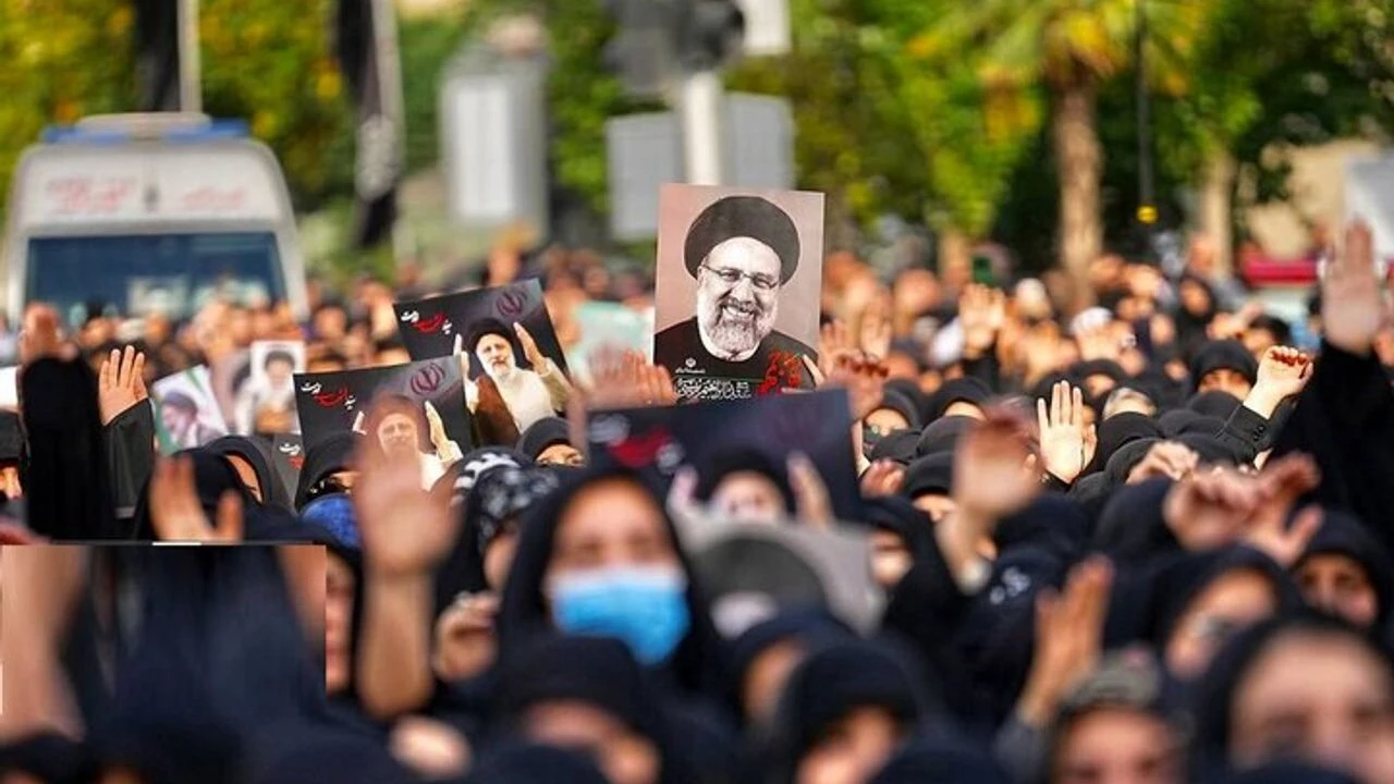 İran şehitlerine veda ediyor