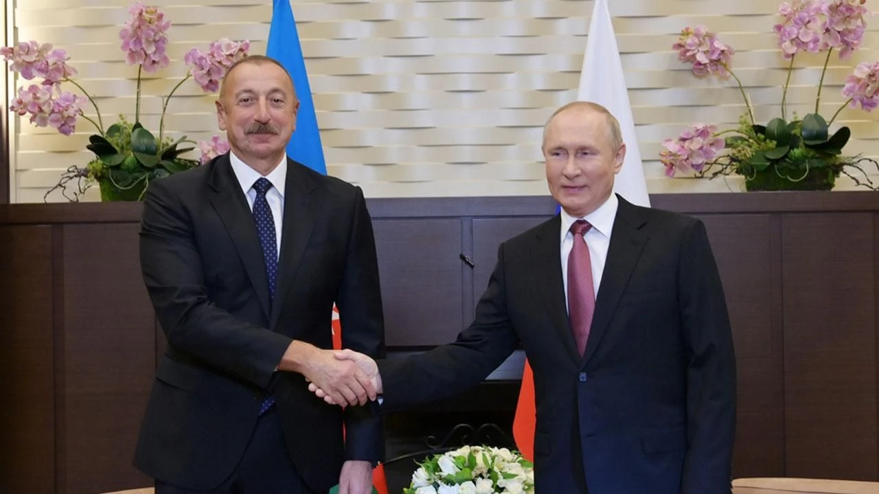 Putin ile Aliyev, stratejik ortaklığı görüştü