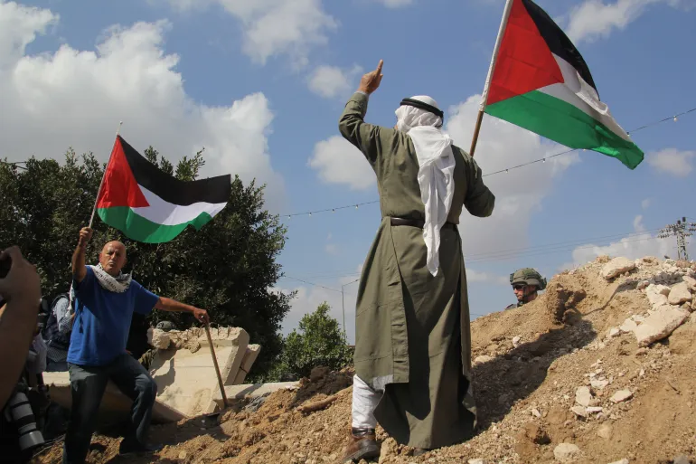 لن يترك الفلسطينيون أرضهم أبدًا