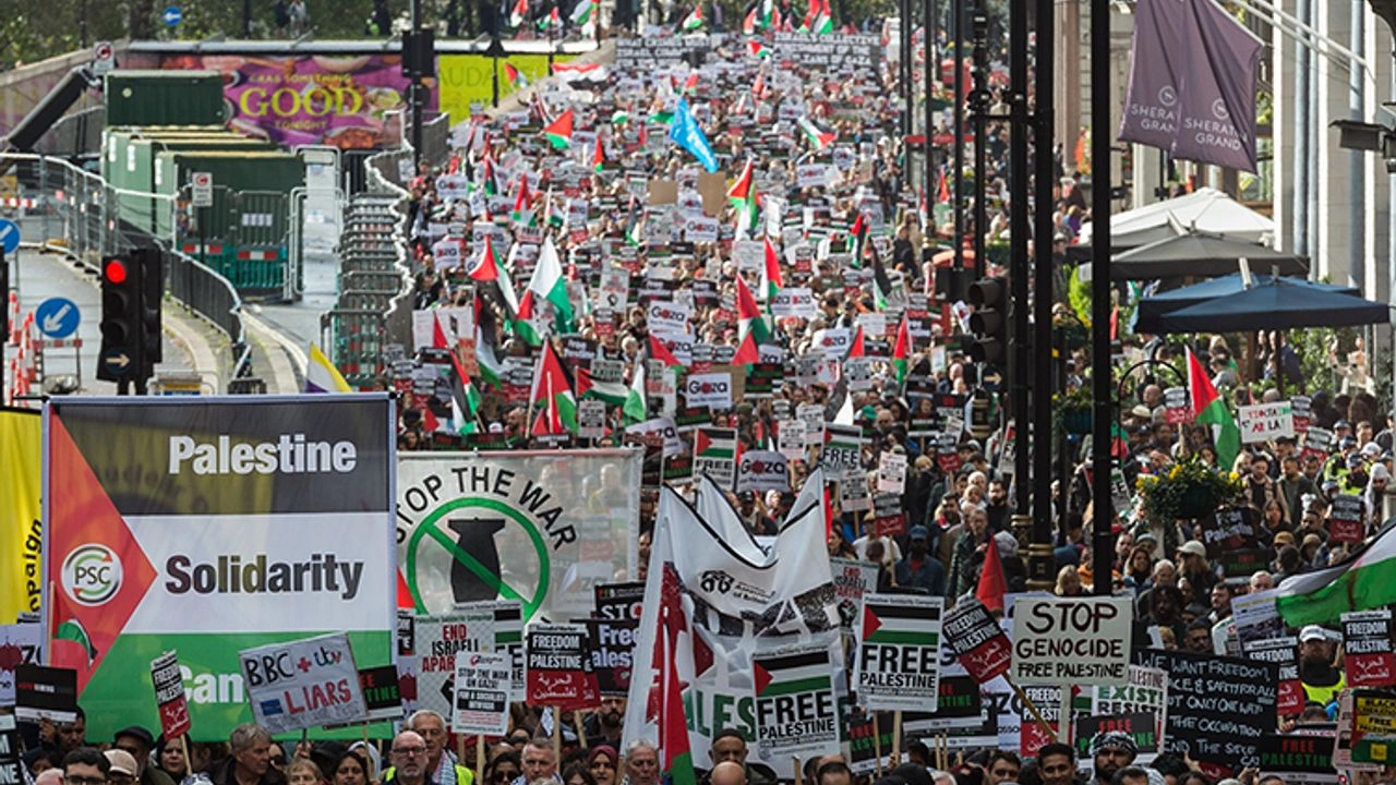Siyonist İsrail'in saldırıları Londra'da protesto edildi