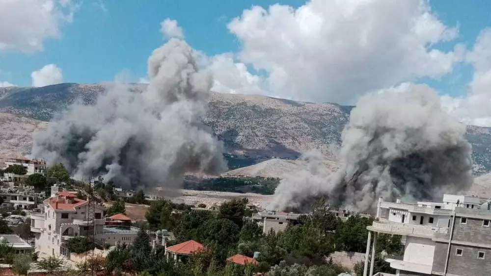 لحظة بلحظة.. قصف إسرائيلي عنيف على لبنان + فيديو 