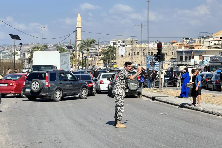 لبنان يفتح المدارس لاستيعاب حركة نزوح كبيرة من الجنوب