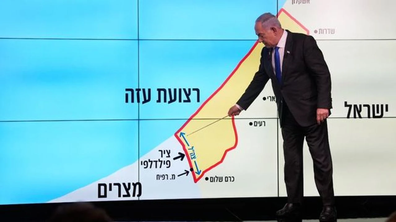 Netanyahu, sözde "İsrail haritası" önünde saldırıları anlattı