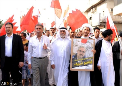 گزارش تصویری / چهارمین روز تظاهرات انقلابیون بحرین با شعار "دموکراسی حق ماست"