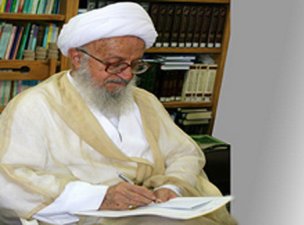 مکارم شیرازی: آیت الله زنجانی با تمام وجود از کیان اسلام و آئین اهل‌بیت دفاع کرد