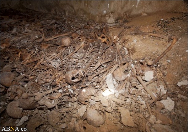 تصاویر/ کشف گور جمعی متعلق به بیش از 60 فلسطینی قربانی جنگ