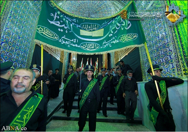 گزارش تصویری/ سیاه پوشی گنبد‌های حرم امامین جوادین(ع)