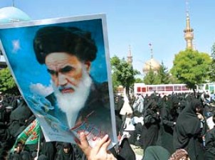 اهدا 4 هزار جلد کتاب به کاروان های اعزامی به مرقد حضرت امام(ره)