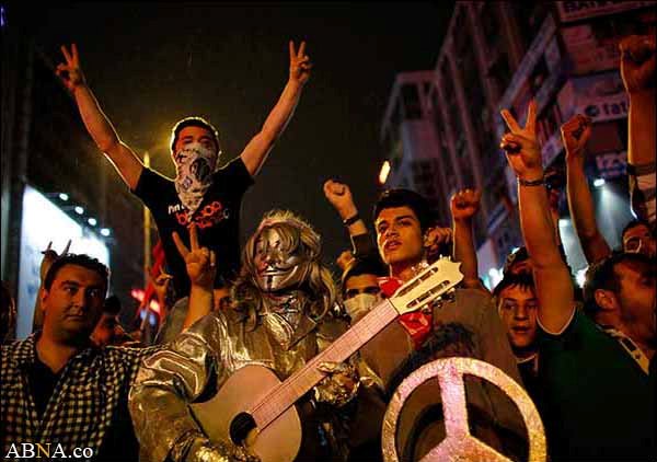 اعتراضات ضد دولتی شب گذشته در ترکیه+تصاویر