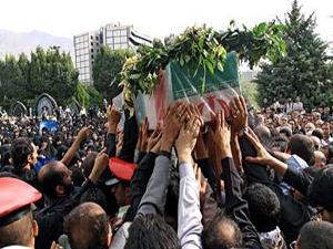 آيين نمادين تشييع شهدای بمباران شيميايی سردشت برگزار شد