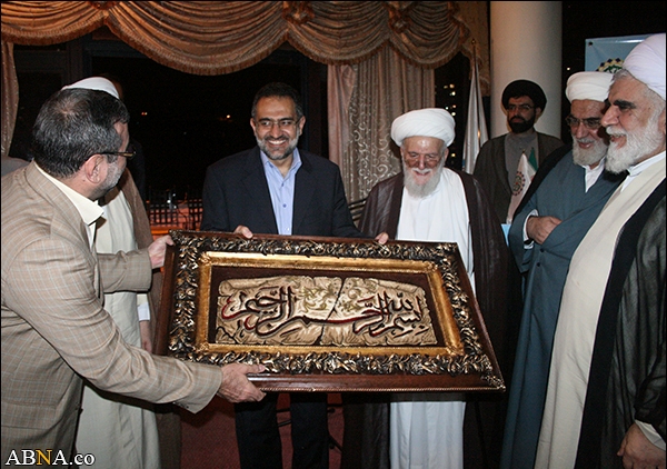 گزارش تصویری از حاشیه های ضیافت افطار و تجلیل مجمع جهانی اهل بیت(ع) از وزیر فرهنگ و ارشاد اسلامی(1)