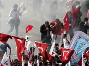 تونس در آستانه یک روز پرتنش دیگر