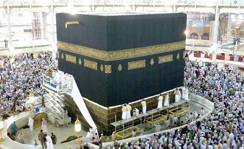 چرا پرده کعبه را سه متر بالا بردند + عکس
