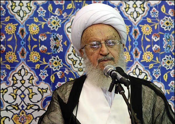آیت‌الله مکارم‌شیرازی: برای مبارزه با خرافات باید کار فرهنگی شود