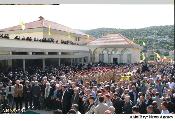 تشییع پیکر یکی از رزمندگان حزب‌الله در جنوب لبنان + تصاویر