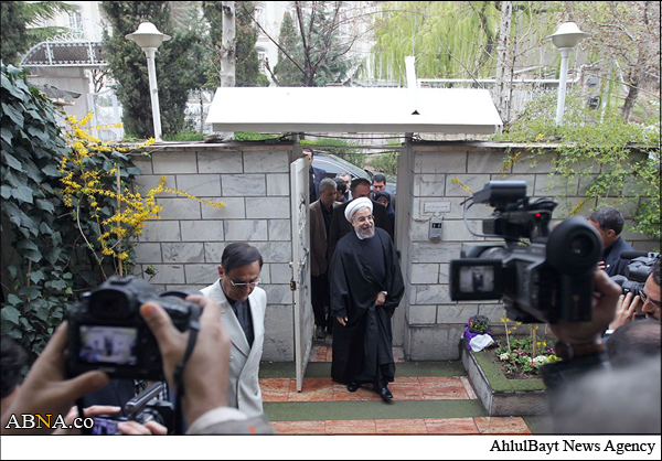 بازدید دکتر روحانی از مرکز توانبخشی و نگهداری سالمندان مهرورزان