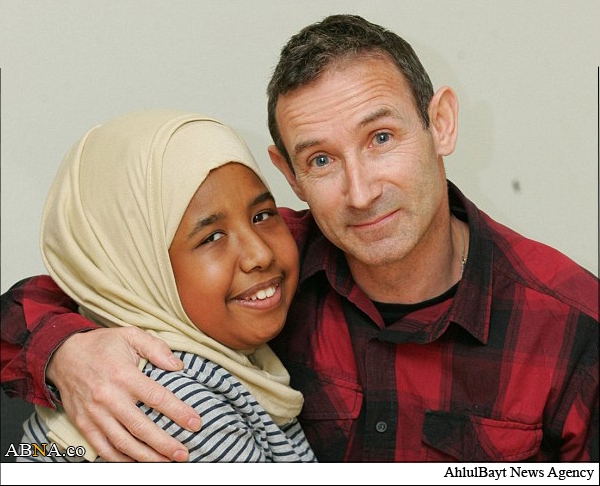 معلم انگلیسی کلیه خود را به دانش‌آموز مسلمان اهدا کرد + تصاویر