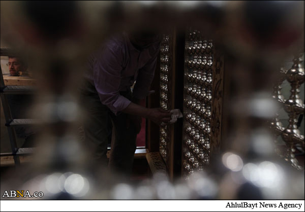 گزارش تصویری/ نصب ضریح جدید حضرت ابراهیم مجاب(ع)