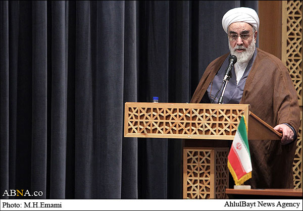 محمدی گلپایگانی: آیت‌الله مشکینی همواره در مسیر اعتلای کلمه حق تلاش کرد