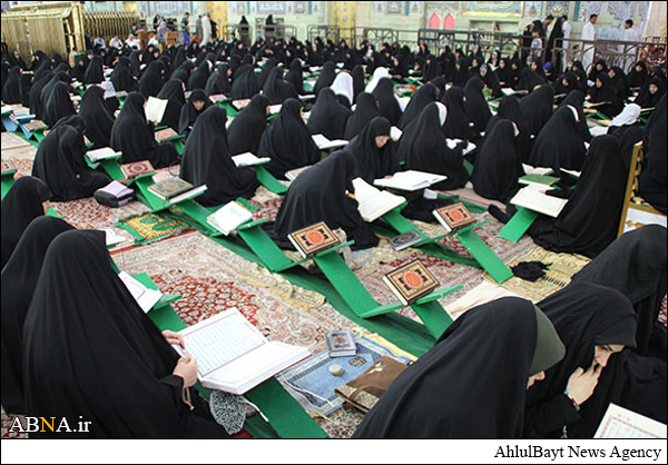 محفل انس با قرآن کریم ویژه بانوان در حرم امام حسین(ع) + تصاویر