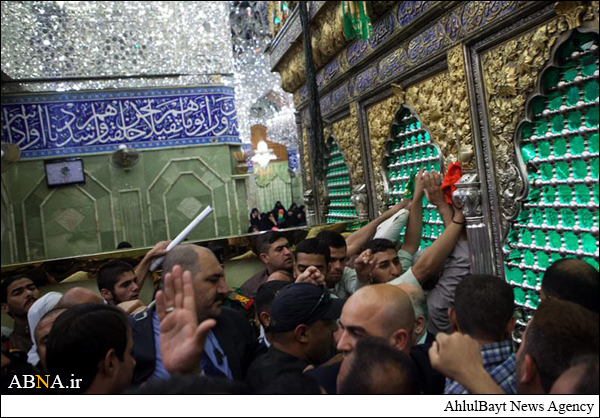 نخست وزیر عراق حرم مطهر حضرت عباس(ع) را زیارت کرد + تصاویر