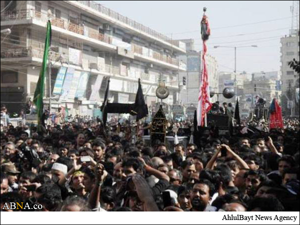 گزارش تصویری / عزاداری روز عاشورا در شهر کراچی باکستان