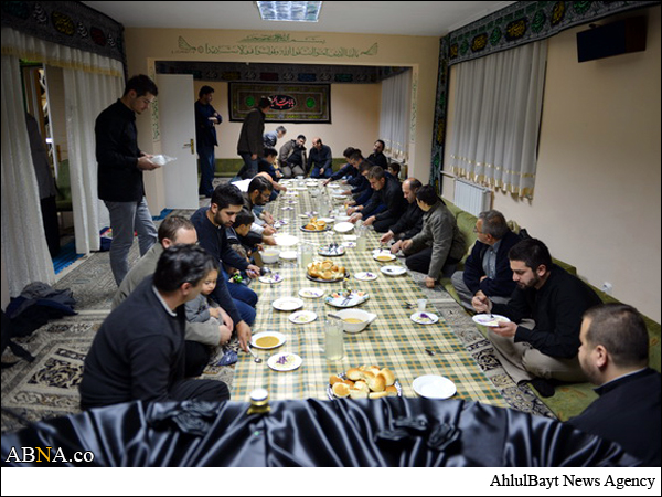 مجلس عزای حضرت سیدالشهداء(ع) با حضور محبان اهل‌بیت(ع) در سارایوو + تصاویر