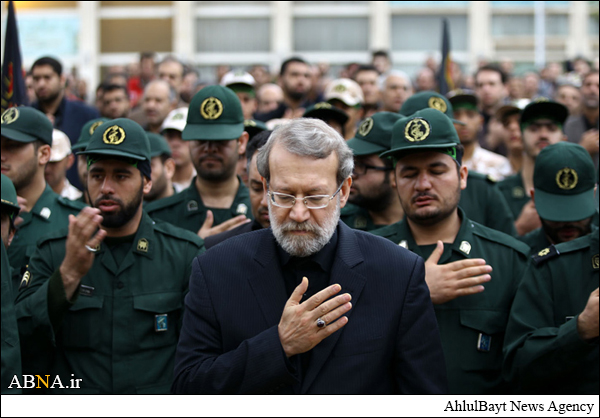 حضور رئیس مجلس در مراسم عزاداری امام حسین(ع) + تصاویر