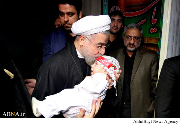 رئیس‌جمهور با عزاداری نوباوگان شیرخوارگاه آمنه همراه شد + تصاویر