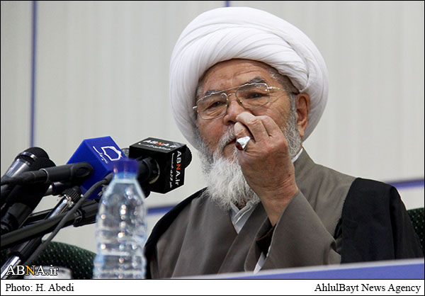 صالحی افغانی: آیت‌الله آصفی ایتام زیادی را در افغانستان سرپرستی می‌کند