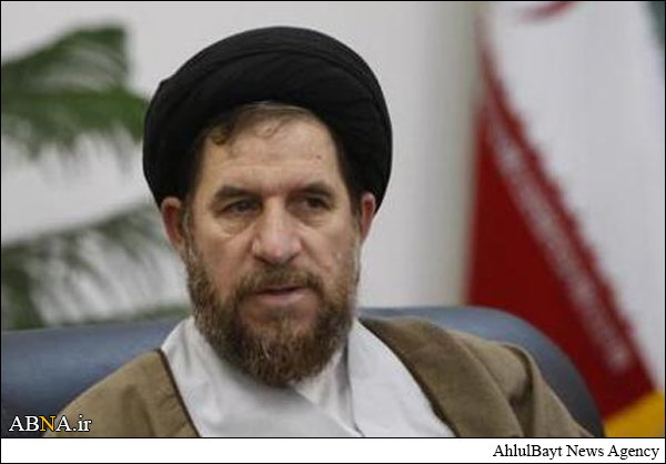 بازدید « حجت ‏الاسلام میرتاج‏الدینی» از غرفه خبرگزاری ابنا