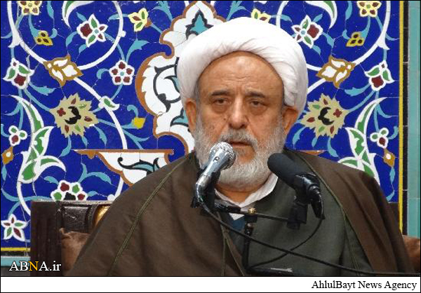 استاد انصاریان: چهار هزار زن بدکاره را توبه دادم